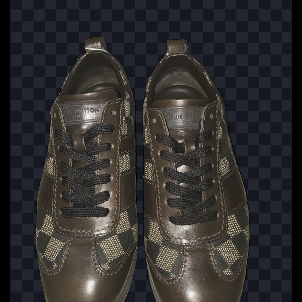Louis Vuitton Brown. Checkered Sneakers. Slightly used .Man’s sized 6.5 - Picture 5 of 7